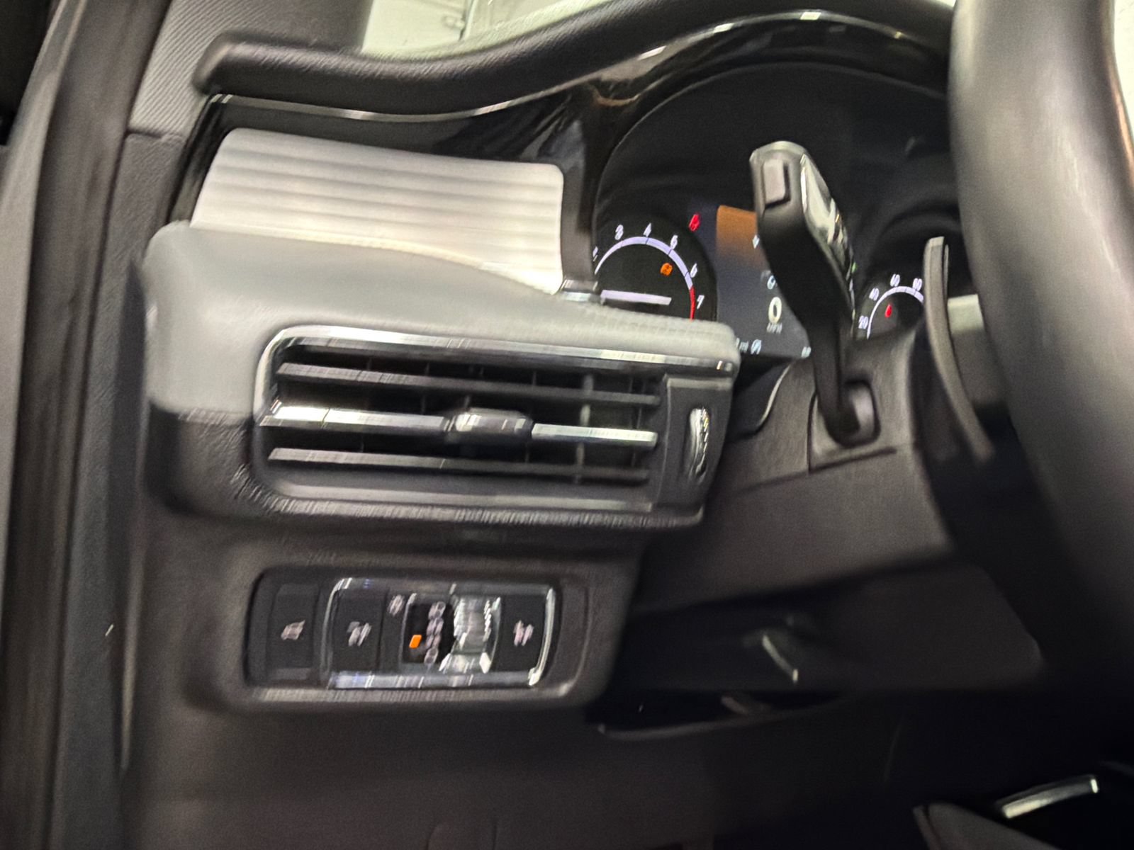 Used 2022 Lincoln Corsair AWD w/ Premium Package image 32