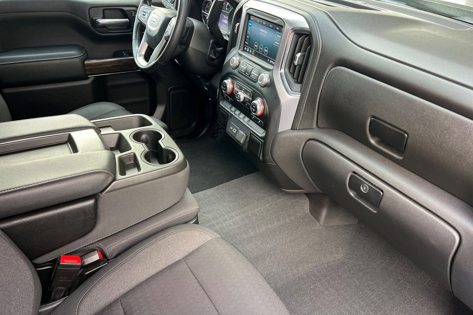 Used 2022 GMC Sierra 1500 SLE image 20