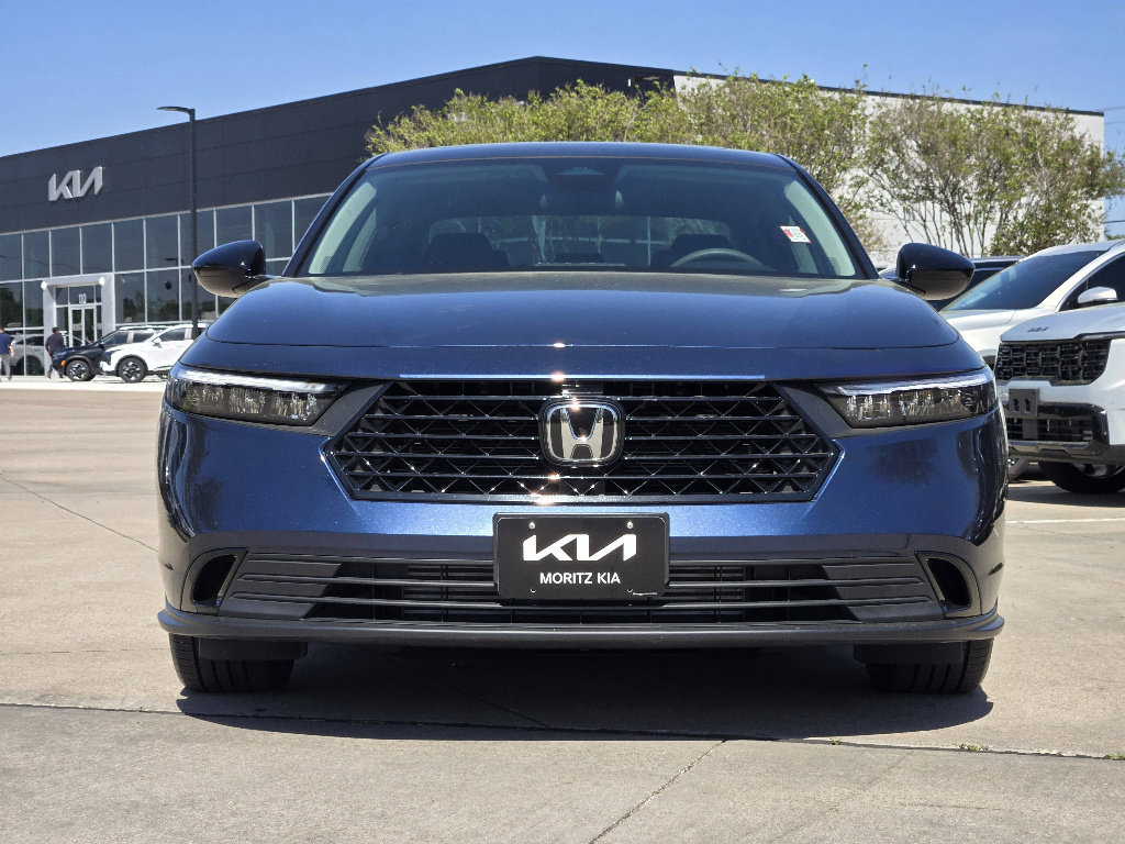 Used 2025 Honda Accord SE image 11