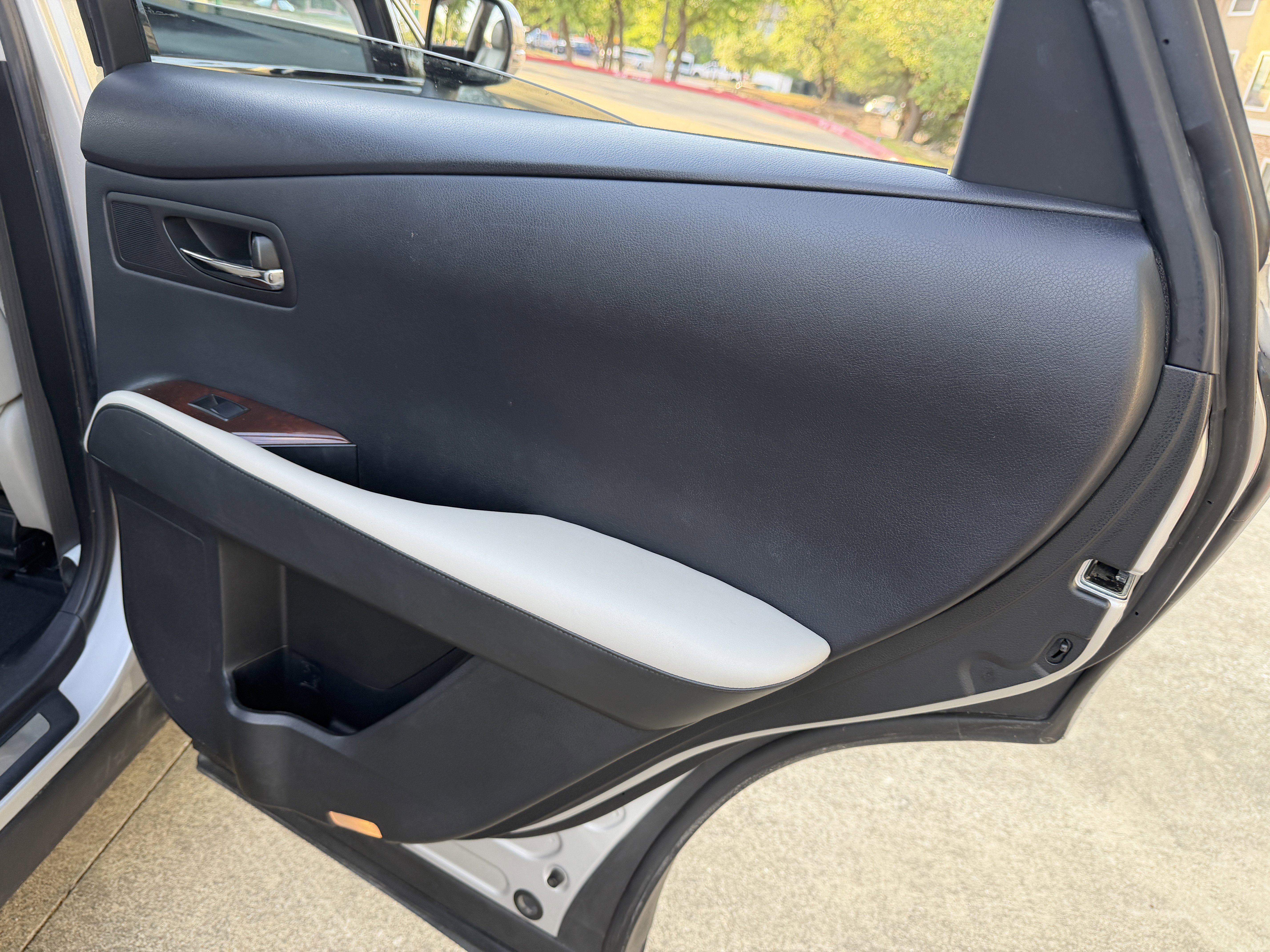 Used 2010 Lexus RX 450h 2WD image 12