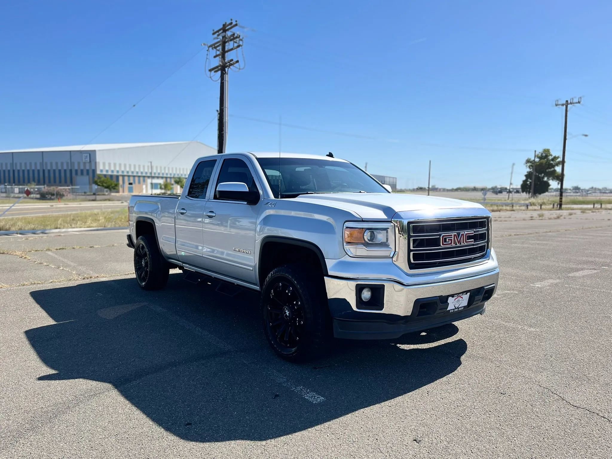 Used 2014 GMC Sierra 1500 SLE w/ SLE Value Package AWD/4WD image 3