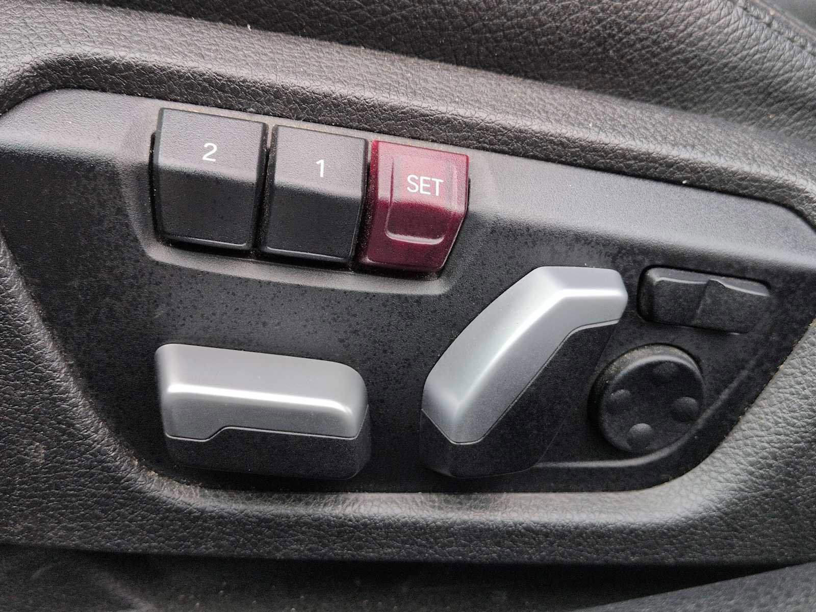 Used 2017 BMW 230i xDrive Convertible image 18