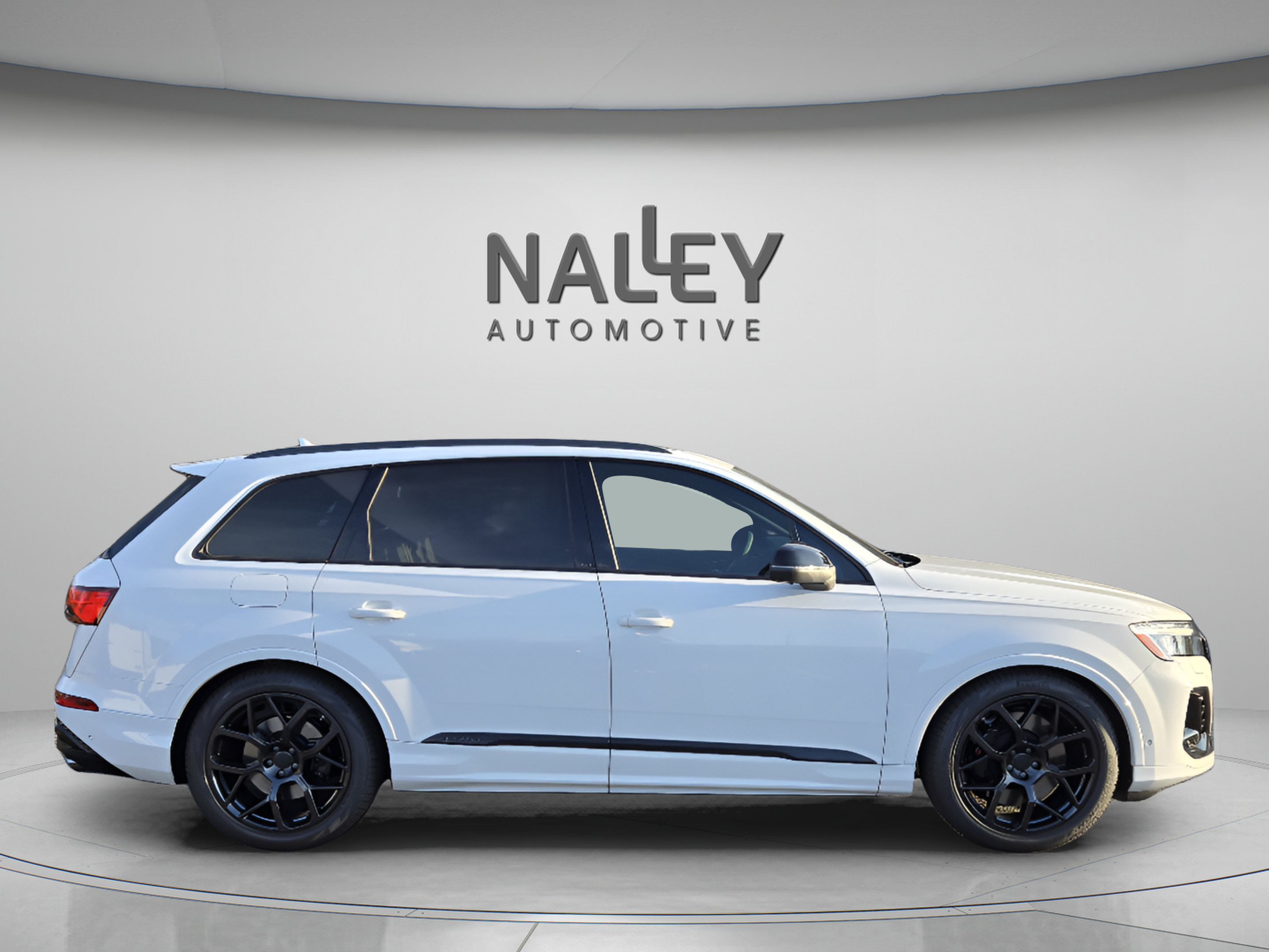 New 2026 Audi SQ7 Premium Plus AWD/4WD image 7