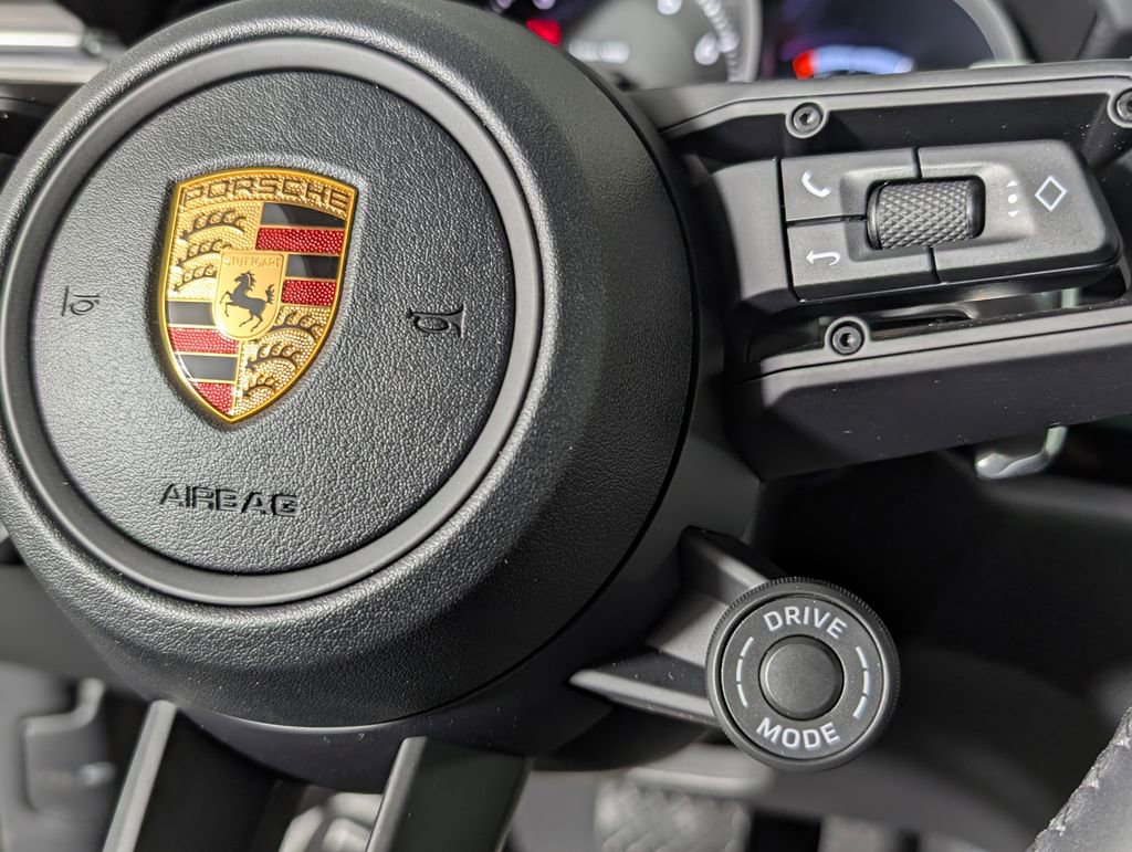 New 2026 Porsche Macan image 37