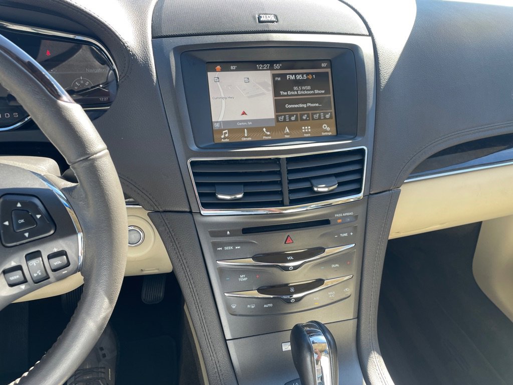 Used 2019 Lincoln MKT AWD image 14