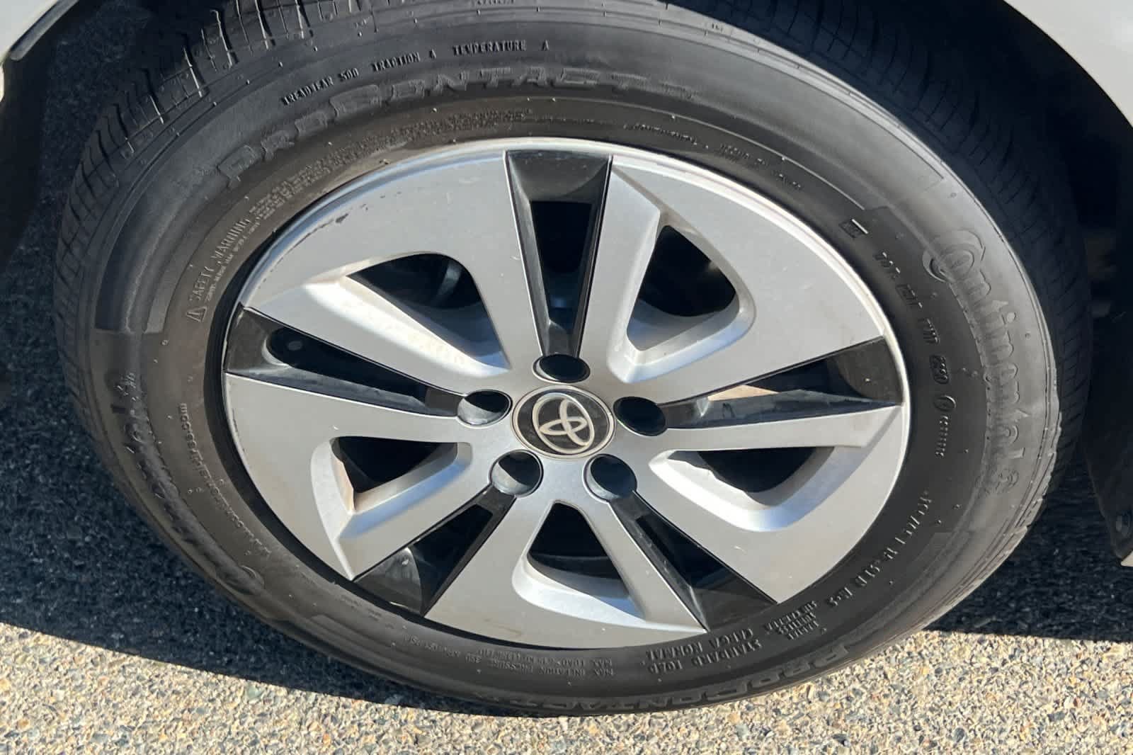 Used 2017 Toyota Prius Two w/ Prius Two Safety Plus Package FWD image 17