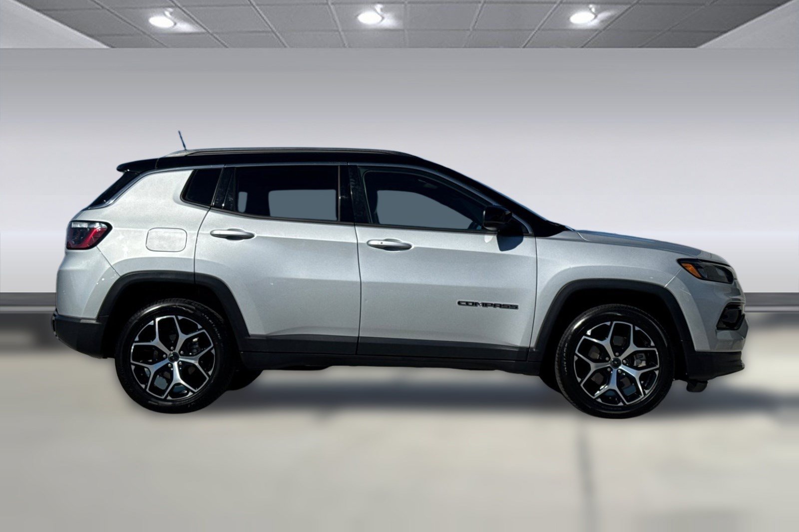 Used 2025 Jeep Compass Limited AWD/4WD image 7