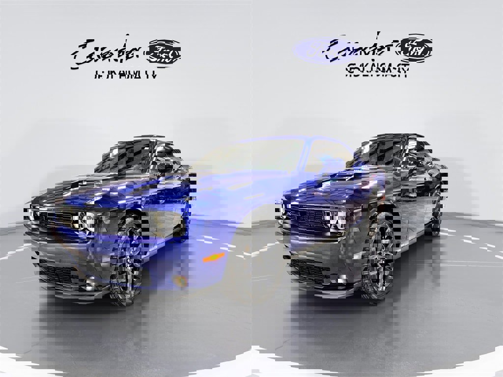 Used 2021 Dodge Challenger SXT w/ Blacktop Package image 4