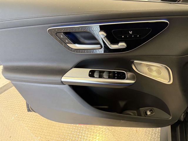 Used 2025 Mercedes-Benz GLC 300 4MATIC image 20