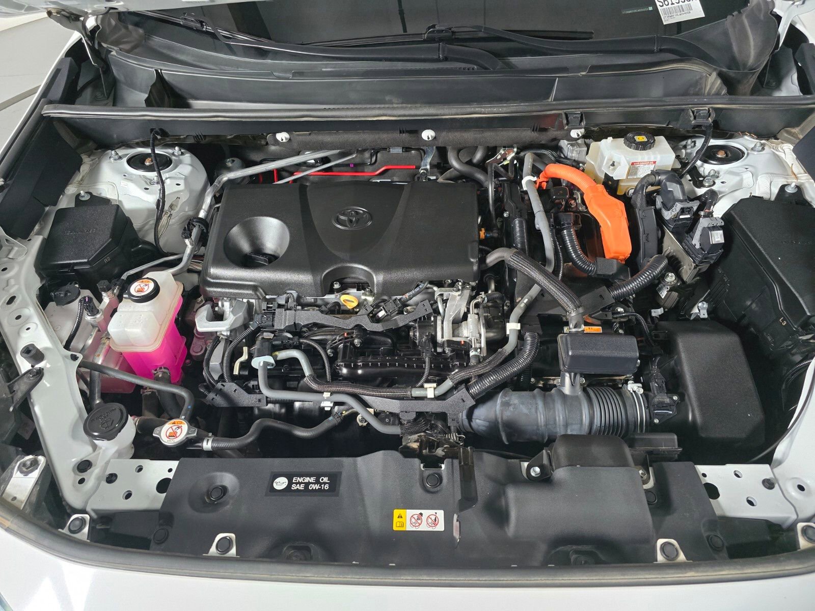 Used 2020 Toyota RAV4 XLE w/ Carpet Mat Package image 13