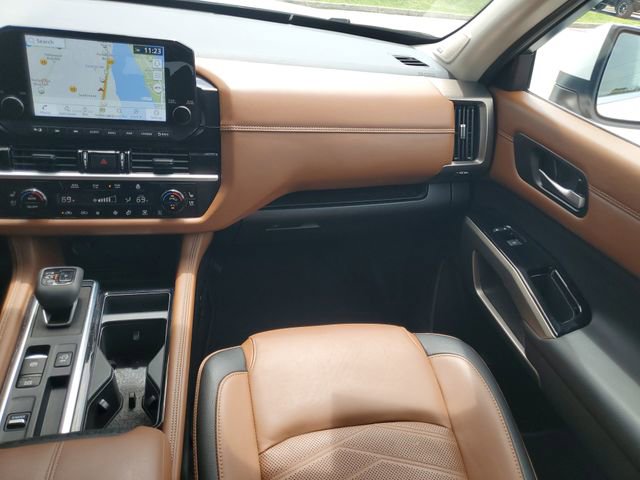 Certified 2025 Nissan Pathfinder Platinum FWD image 32