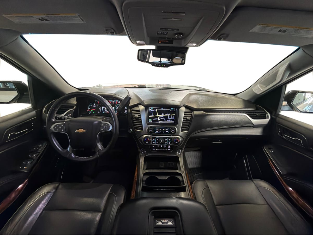 Used 2018 Chevrolet Suburban Premier AWD/4WD image 29
