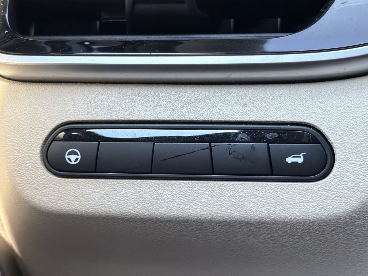 Used 2023 INFINITI QX60 Luxe w/ Cargo Package FWD image 10