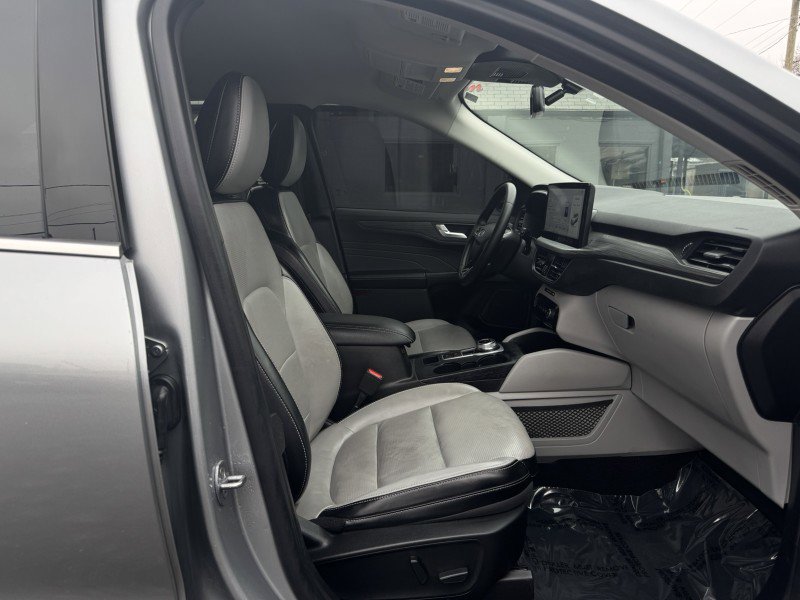 Used 2023 Ford Escape Platinum image 29