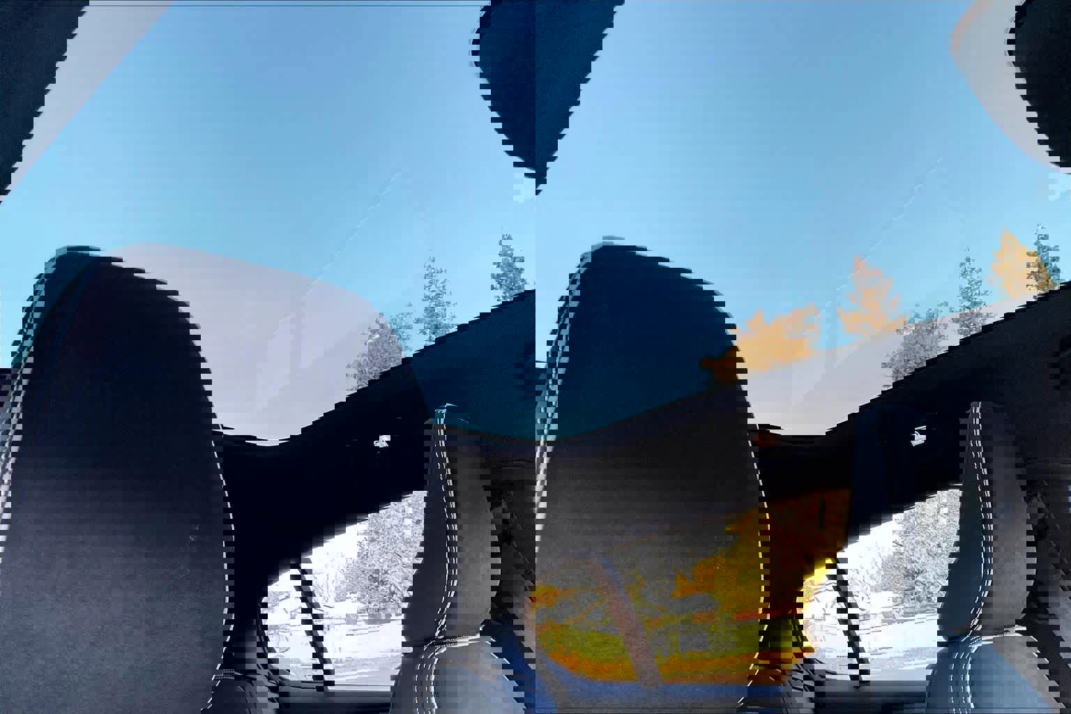 Used 2023 Volvo C40 P8 Recharge Ultimate image 25