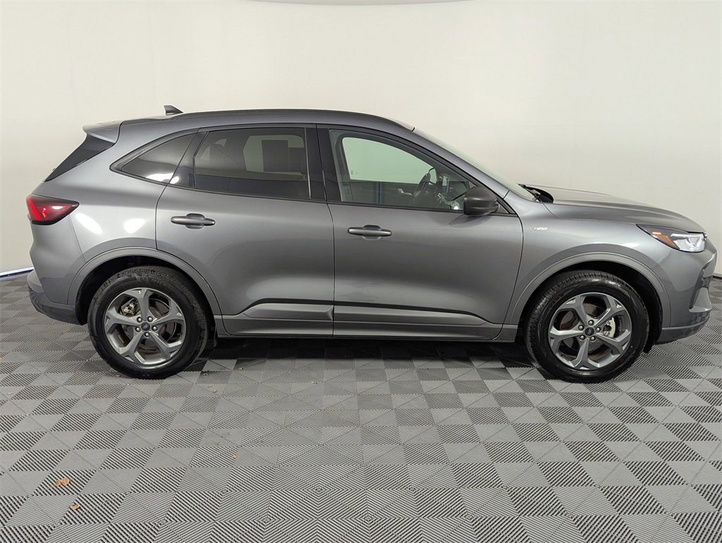 Used 2024 Ford Escape ST-Line image 9