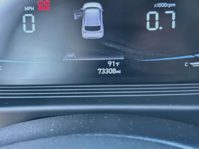 Used 2023 Hyundai Venue SEL FWD image 12