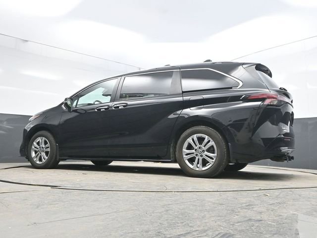 Used 2022 Toyota Sienna Platinum image 36