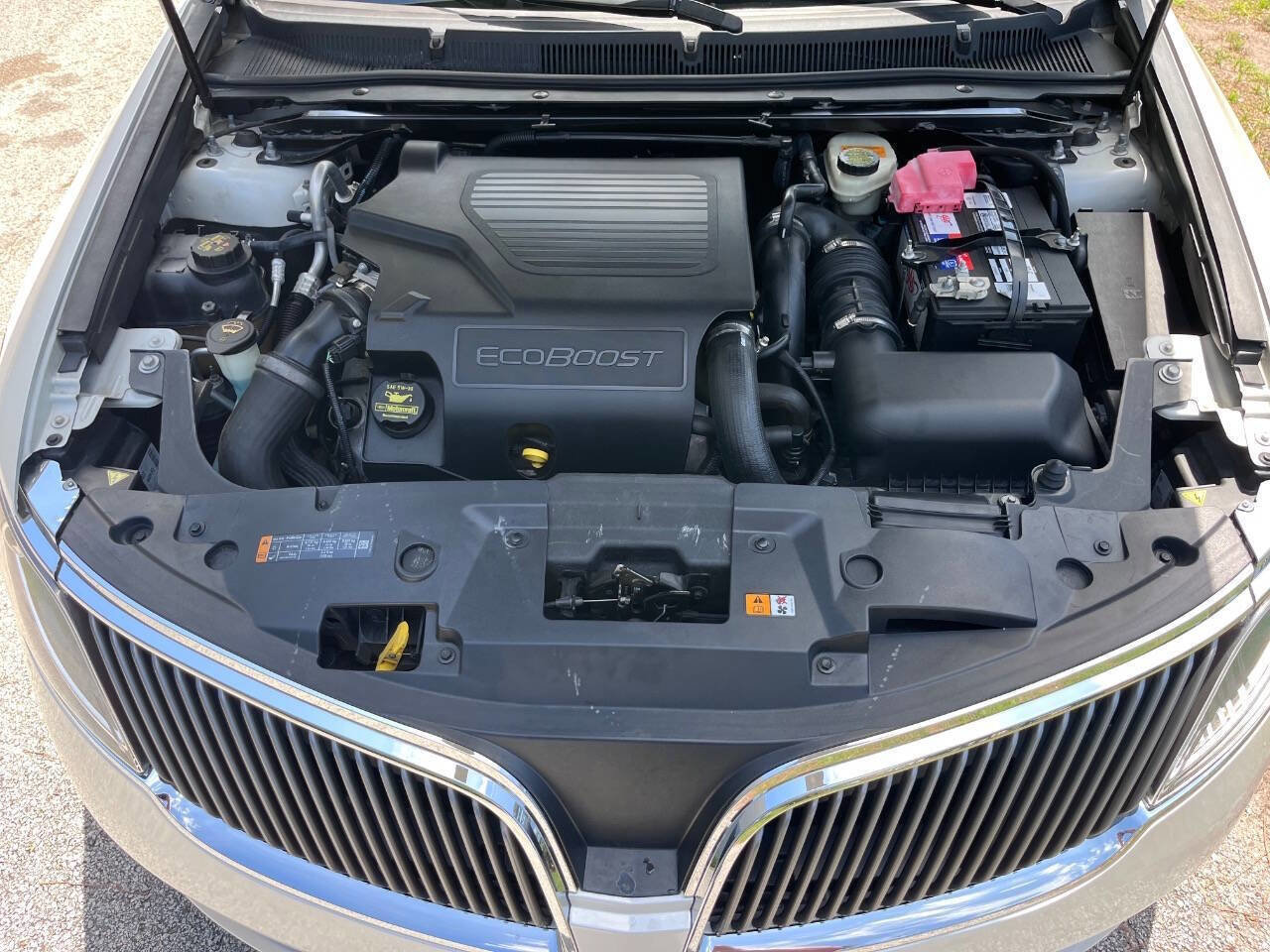 Used 2014 Lincoln MKS AWD w/ Equipment Group 201A image 39