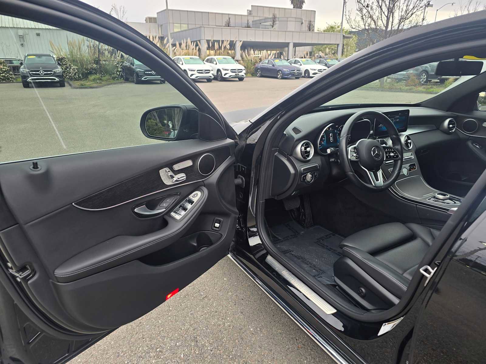 Used 2021 Mercedes-Benz C 300 4MATIC Sedan image 21