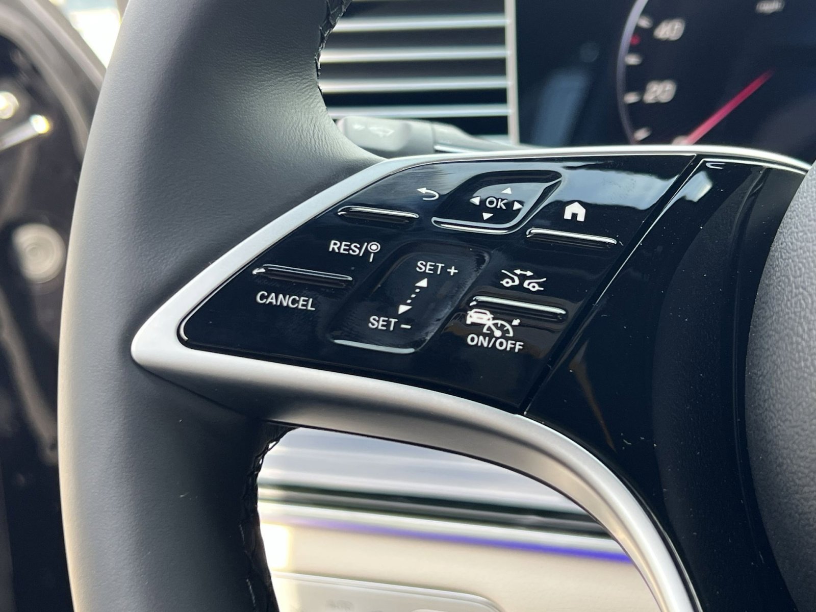 New 2026 Mercedes-Benz GLE 580 4MATIC image 37