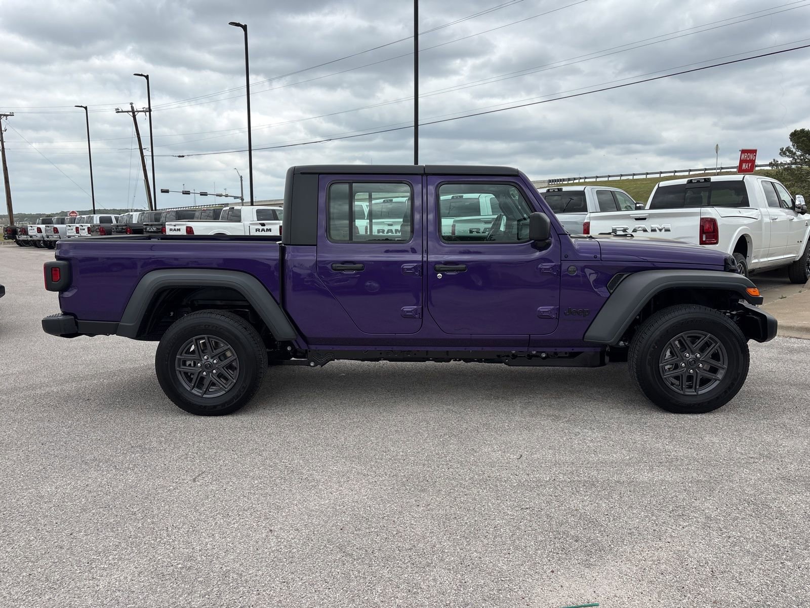 New 2026 Jeep Gladiator Sport image 7