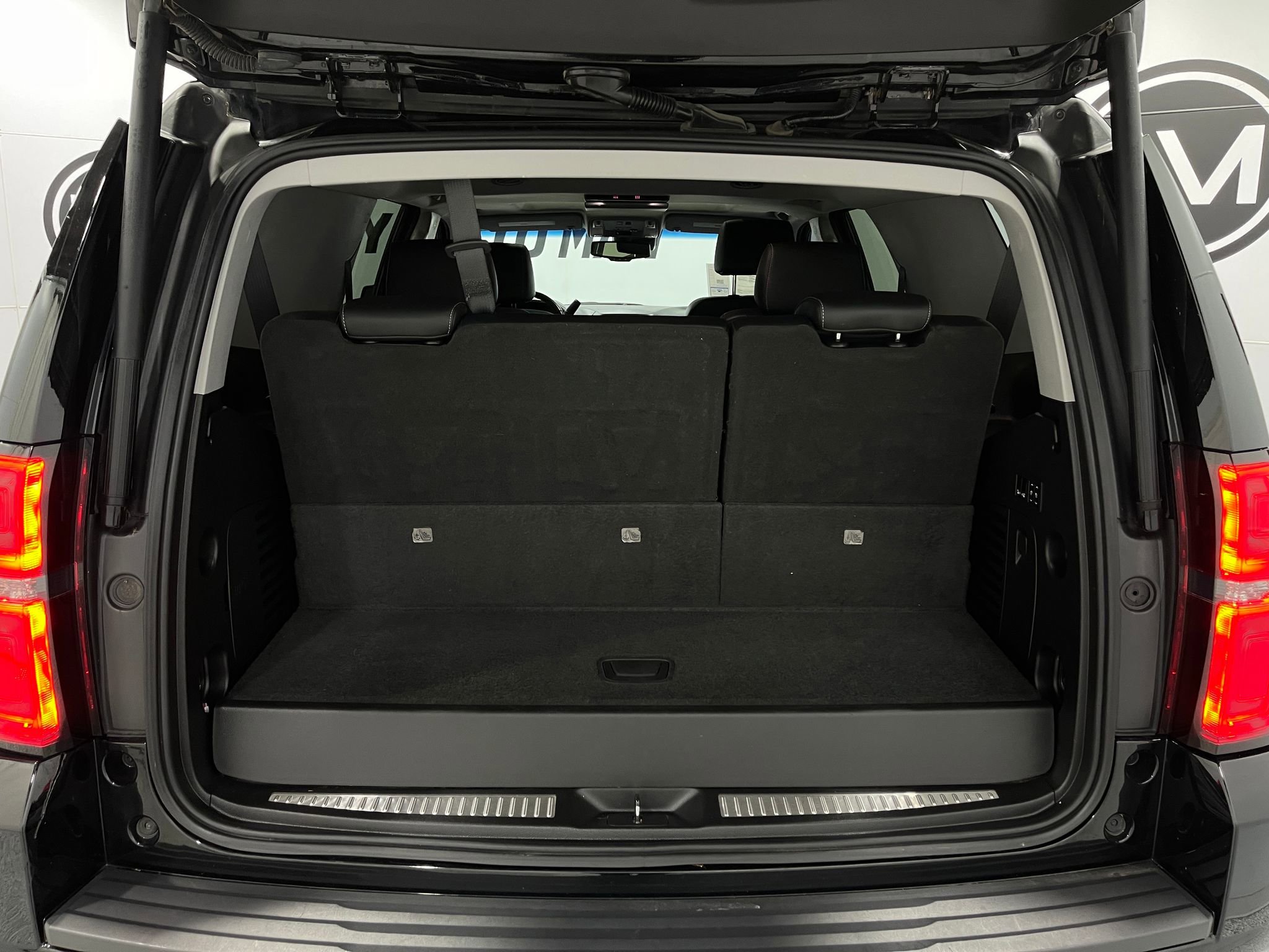 Used 2019 Chevrolet Tahoe Premier AWD/4WD image 29
