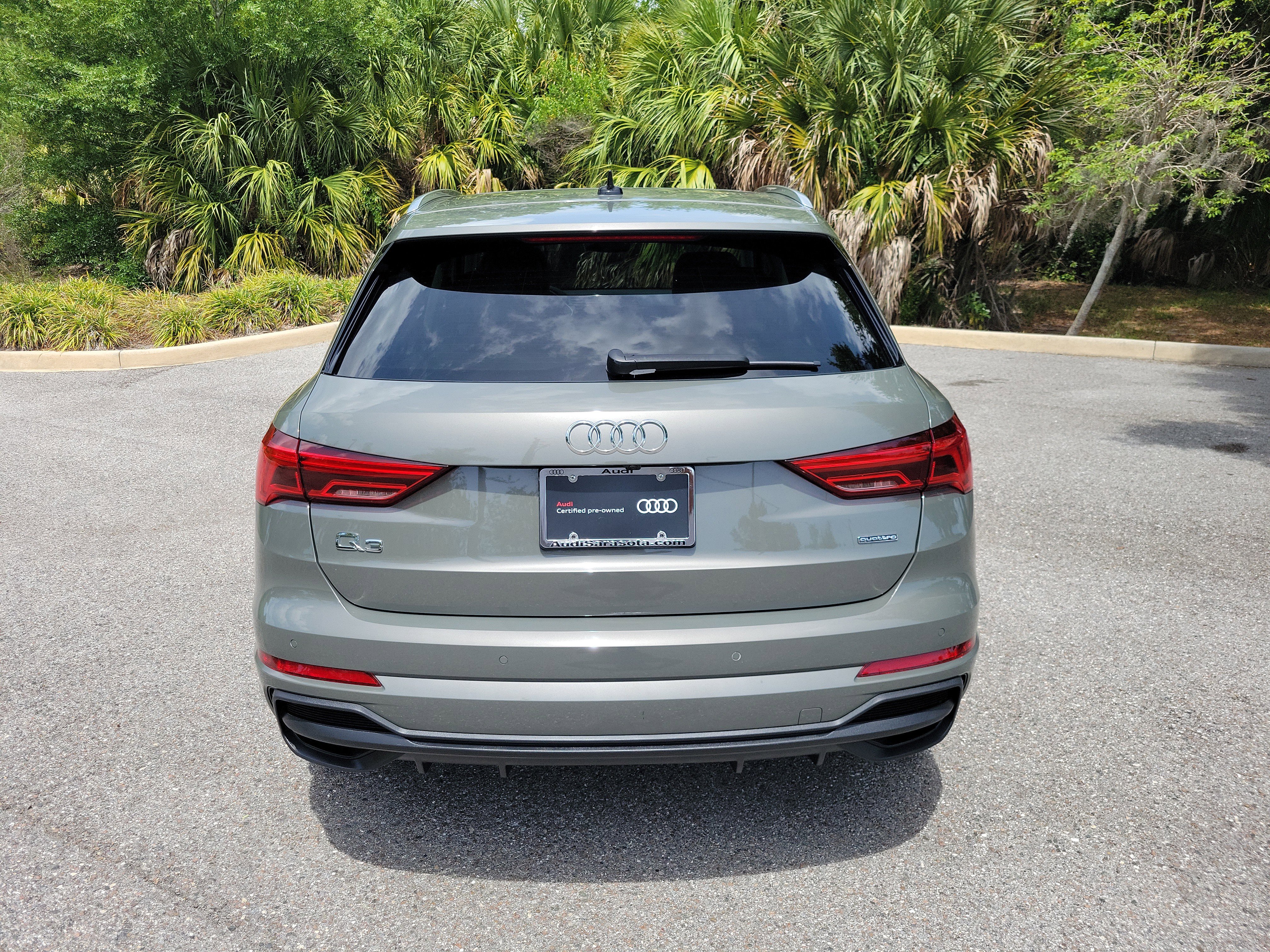 Used 2023 Audi Q3 2.0T Premium Plus w/ Premium Plus Package AWD/4WD image 5