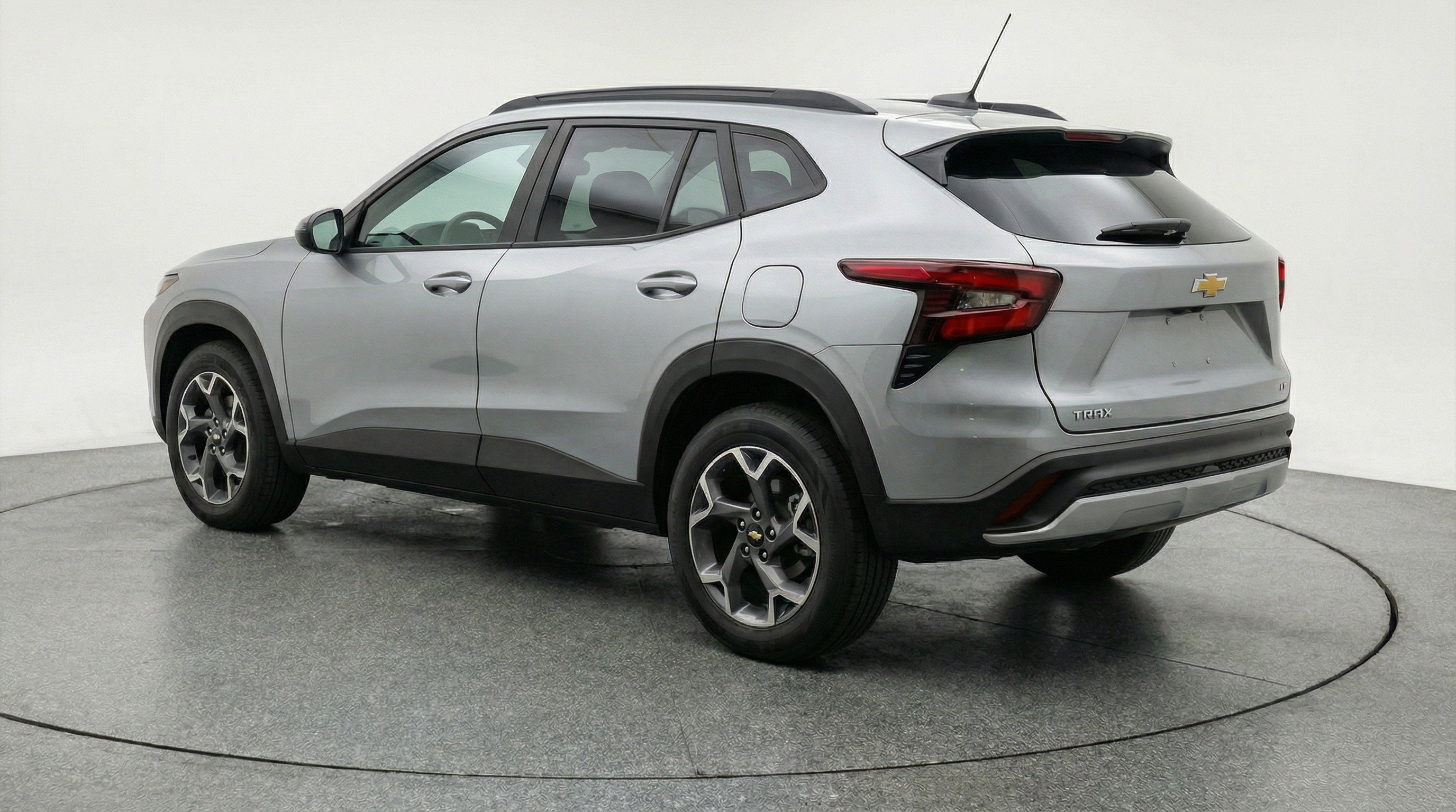 Used 2025 Chevrolet Trax LT image 6