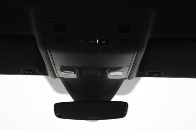 Used 2023 Volkswagen Tiguan SE FWD image 23