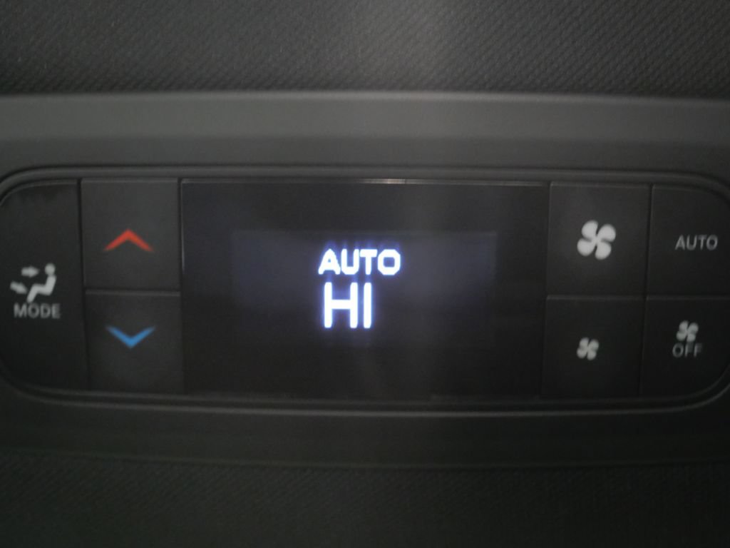 Used 2025 Chrysler Pacifica Select FWD image 25