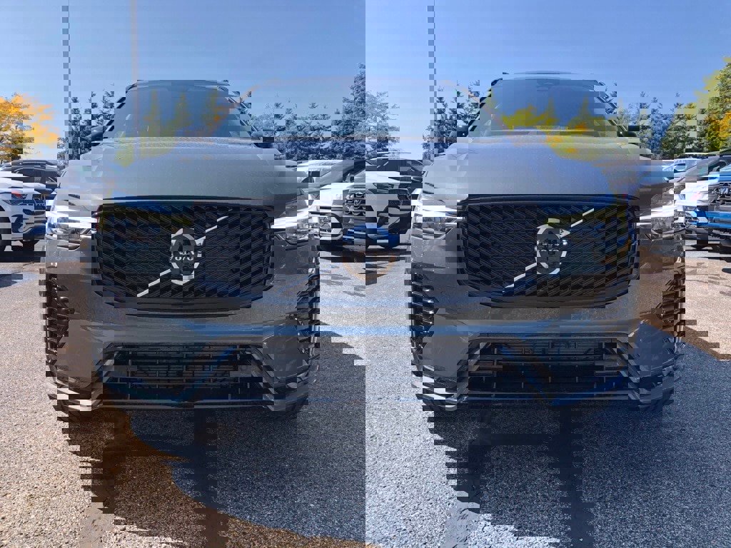 New 2026 Volvo XC60 B5 Plus w/ Protection Package Premier image 2