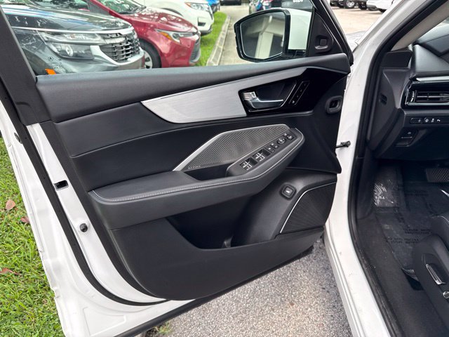 Used 2023 Acura MDX w/ Technology Package FWD image 31