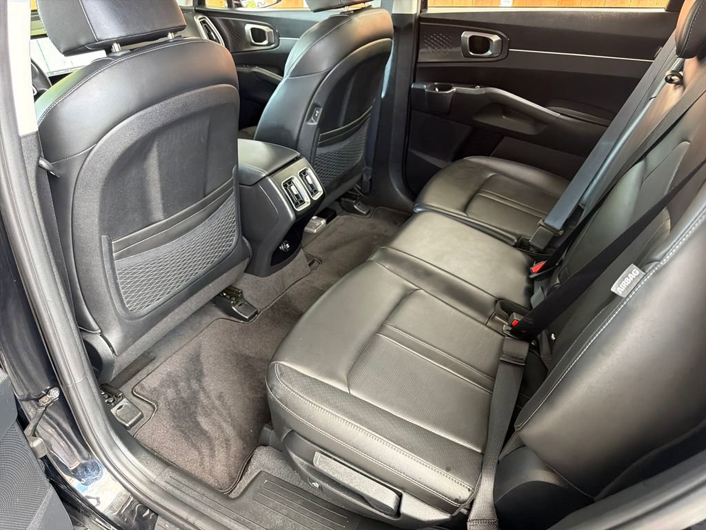 Used 2024 Kia Sorento S w/ Panoramic Sunroof Package FWD image 30