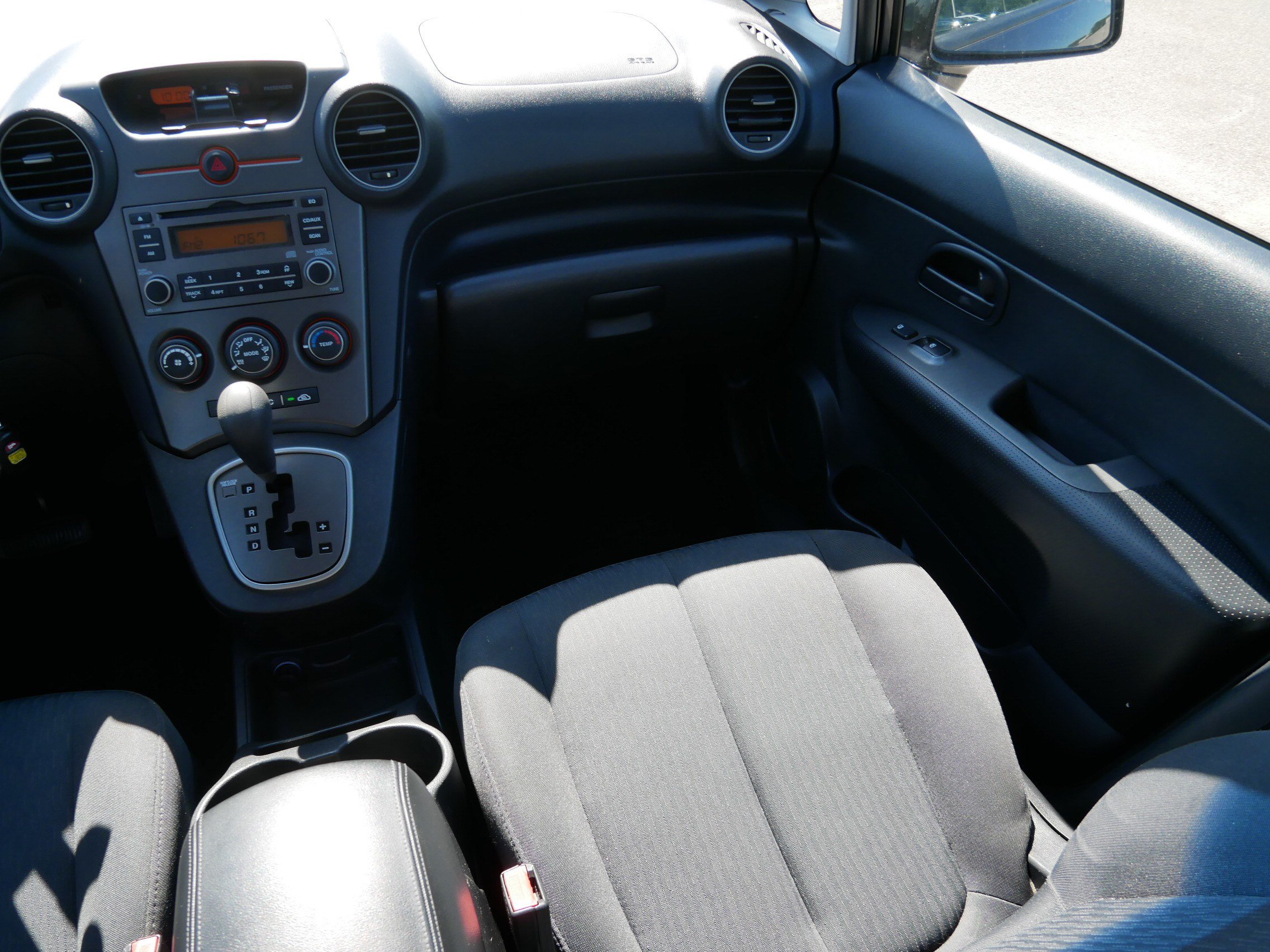Used 2008 Kia Rondo LX w/ Convenience Pkg FWD image 12