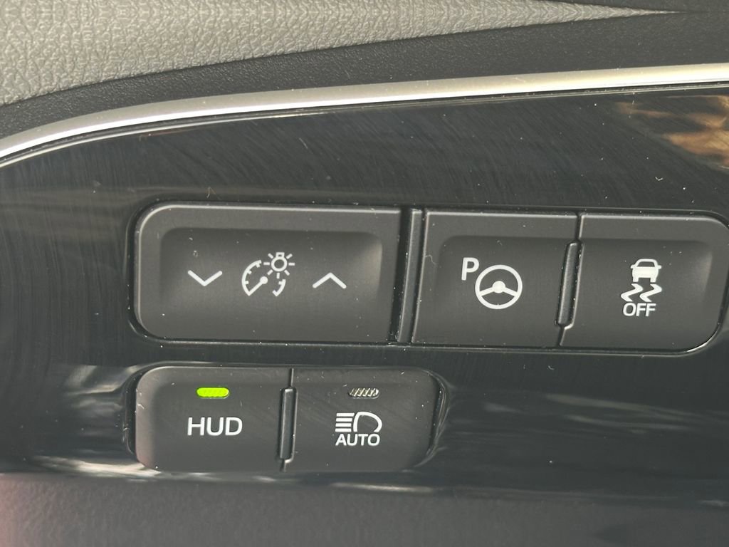 Used 2016 Toyota Prius Four w/ Advanced Technology Package image 22