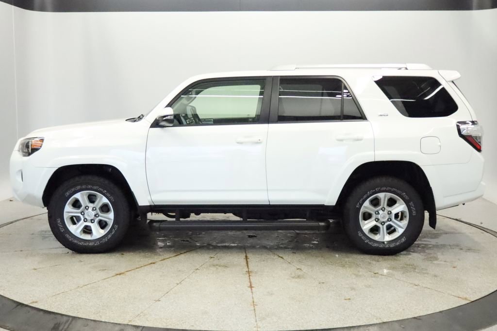 Used 2018 Toyota 4Runner SR5 Premium image 2
