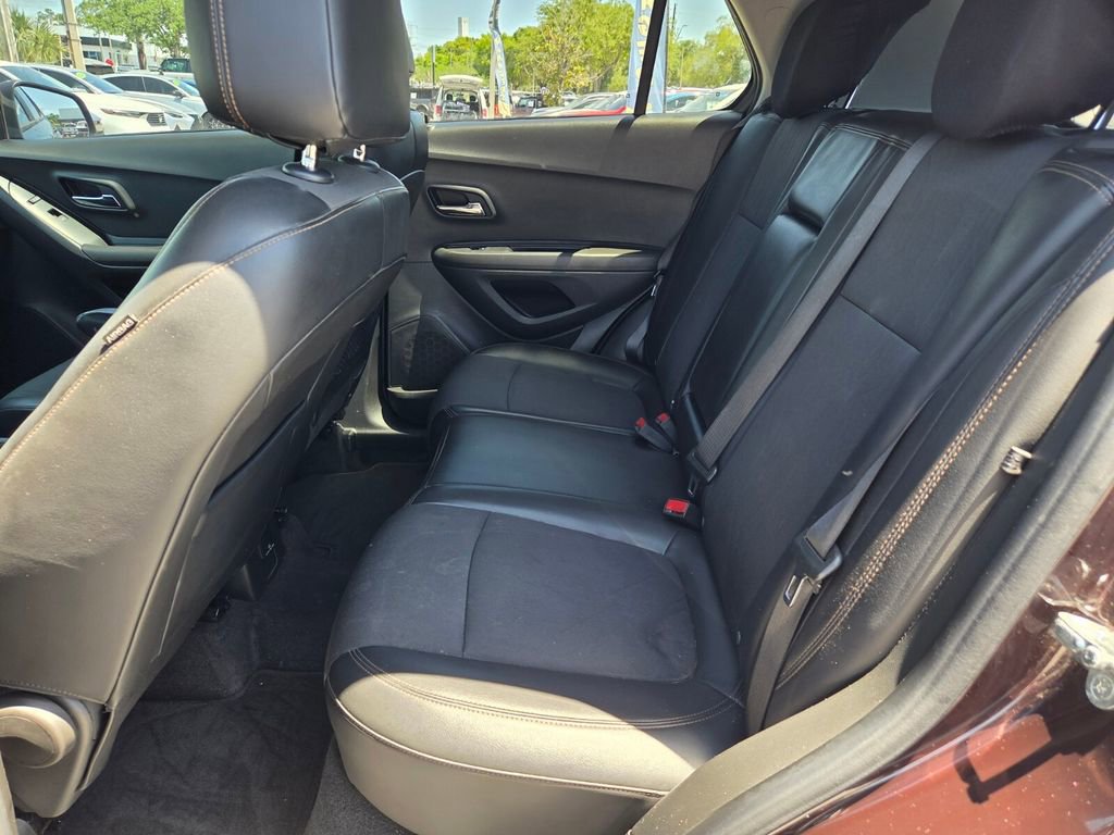 Certified 2021 Chevrolet Trax LT w/ LT Convenience Package FWD image 6