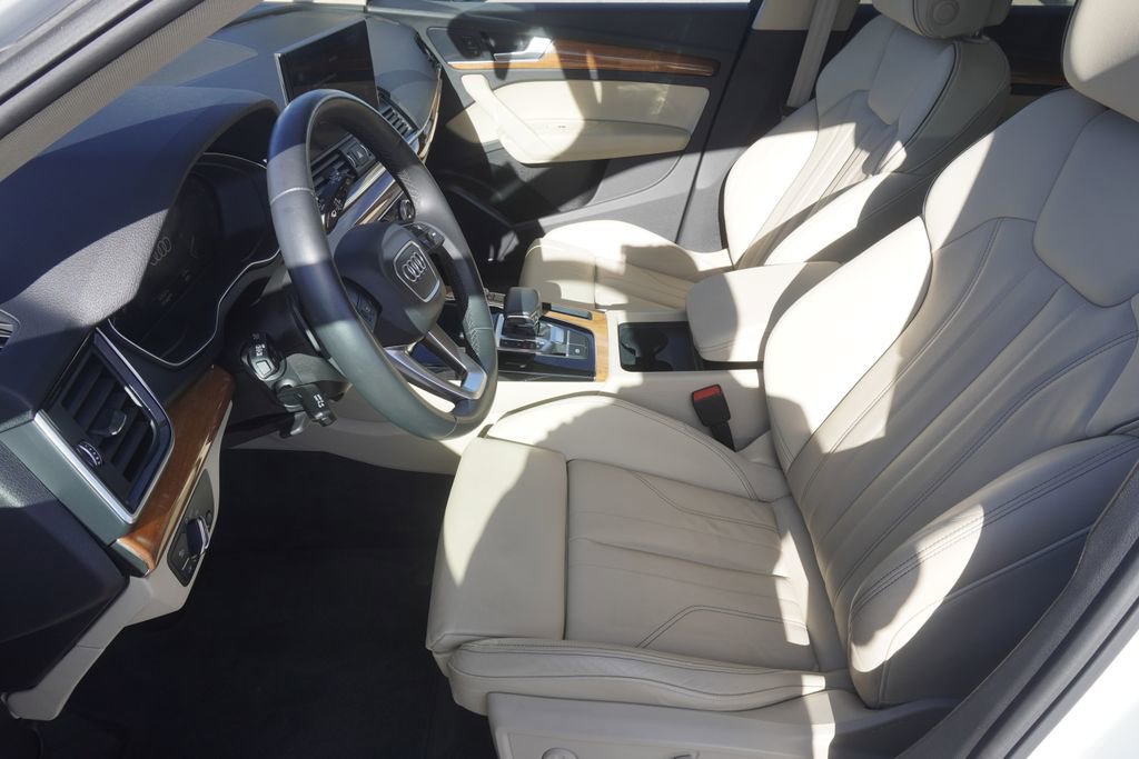 Used 2023 Audi Q5 e Premium w/ Convenience Package image 19