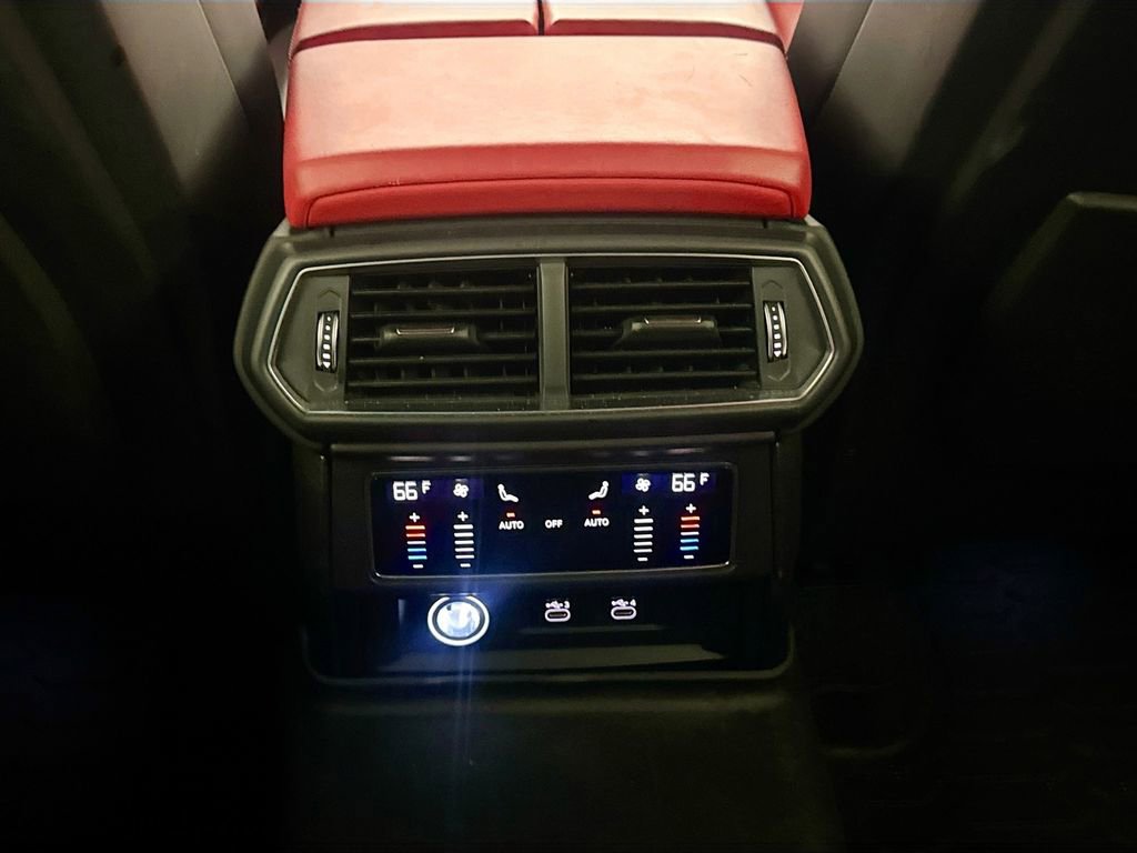 Used 2022 Lamborghini Urus AWD/4WD image 27