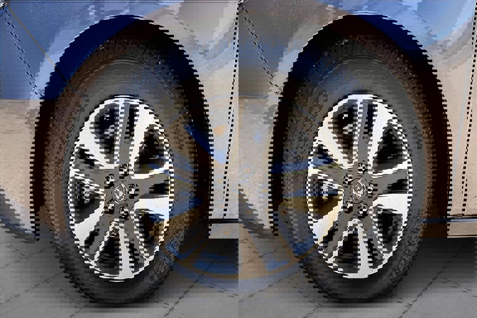 Used 2014 Honda Odyssey Touring Elite image 11