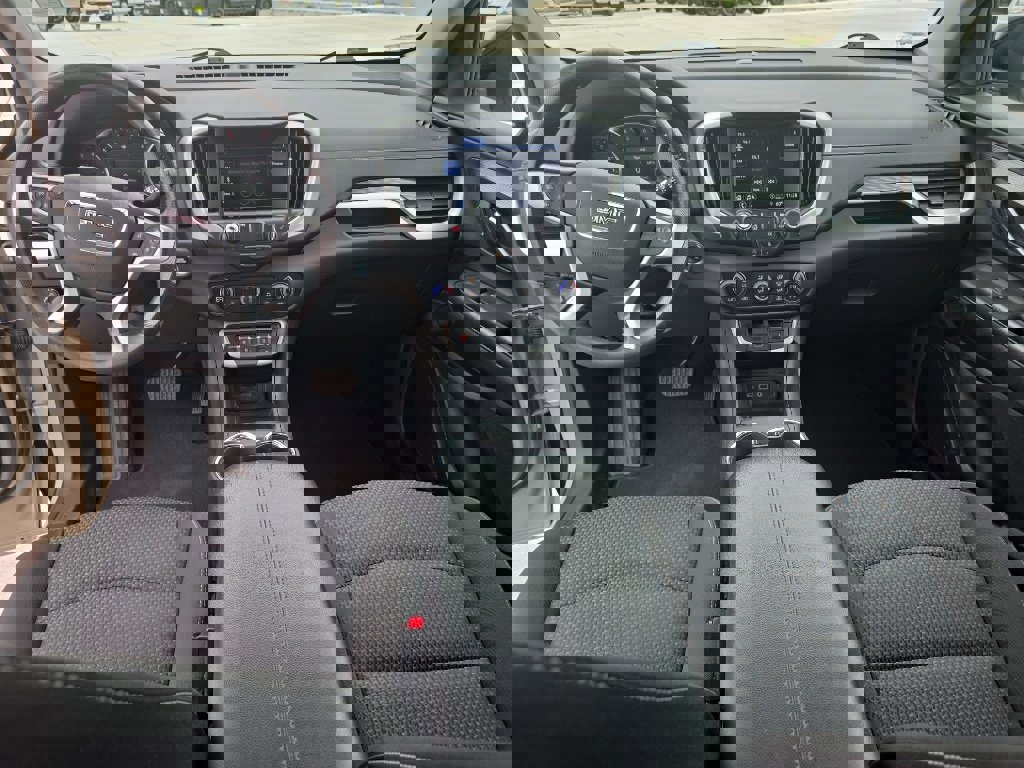 Used 2023 GMC Terrain SLE w/ Driver Convenience Package image 9