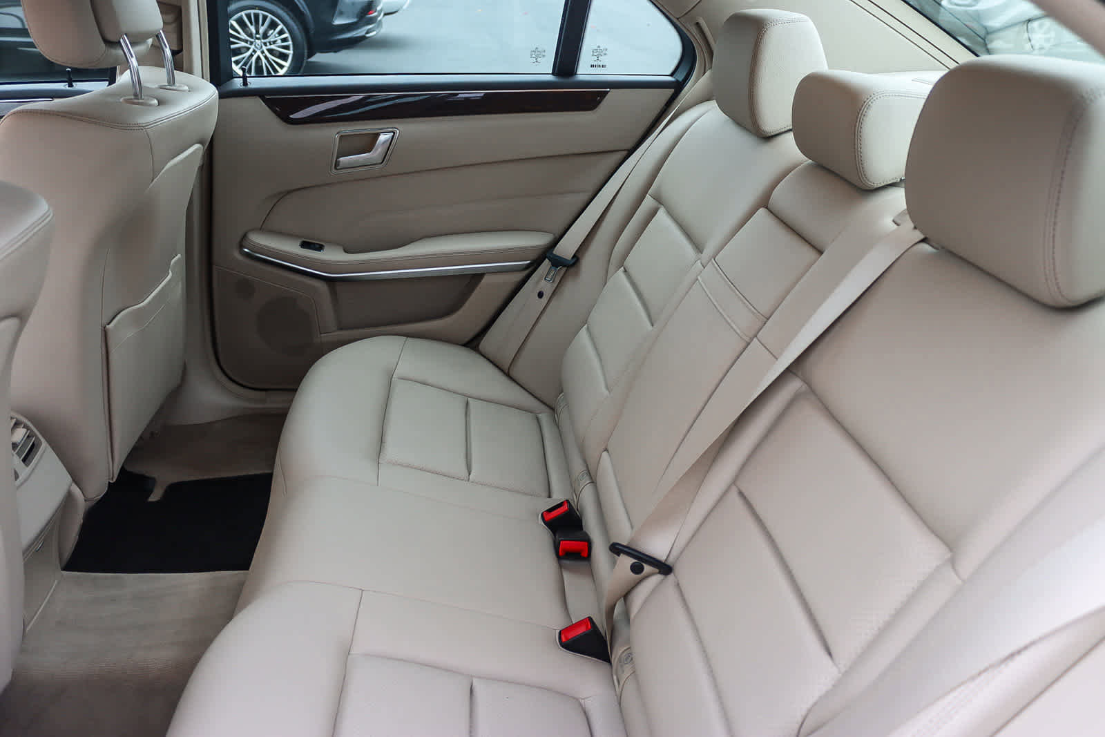 Used 2014 Mercedes-Benz E 350 4MATIC Sedan image 18