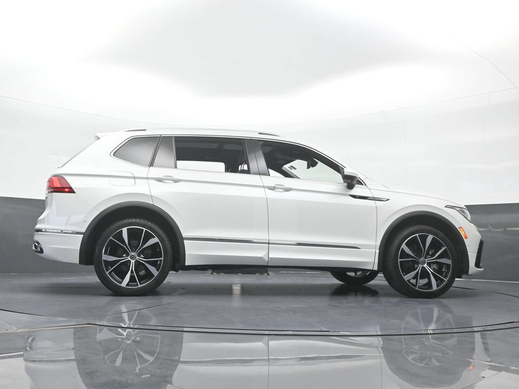 Used 2023 Volkswagen Tiguan SEL R-Line AWD/4WD image 70