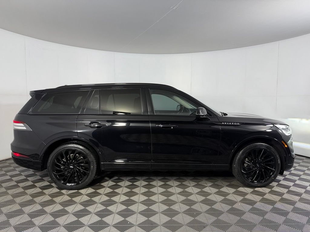 Used 2022 Lincoln Aviator Reserve w/ Equipment Group 201A AWD/4WD image 6