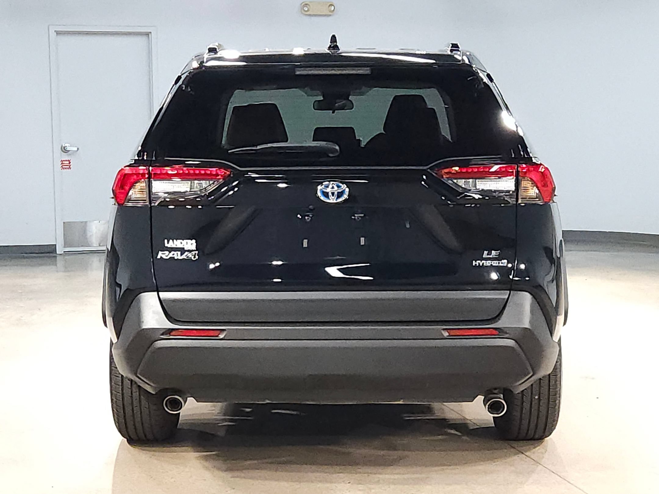Used 2023 Toyota RAV4 LE AWD/4WD image 6