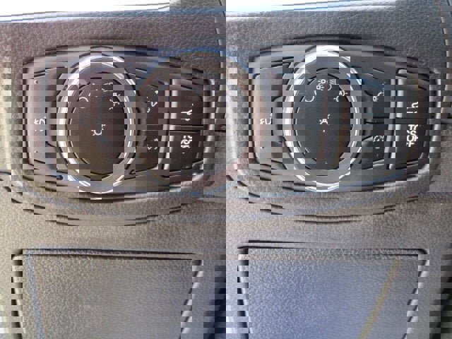 Used 2024 Ford Edge SEL w/ Convenience Package image 14