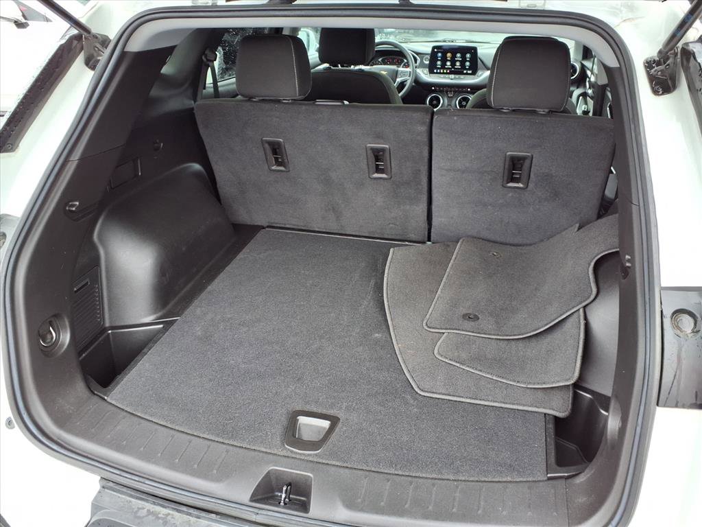 Used 2023 Chevrolet Blazer LT image 27