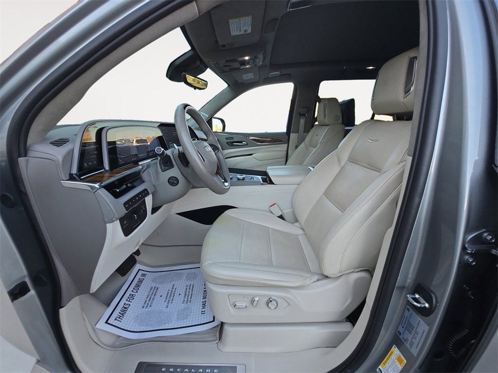 Used 2024 Cadillac Escalade Premium Luxury Platinum image 9