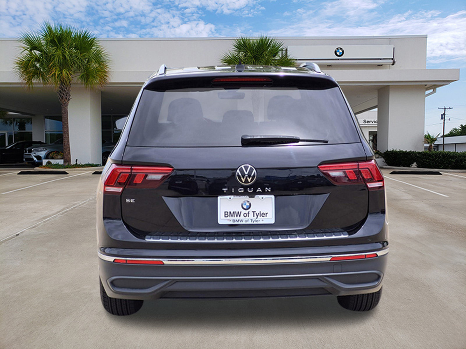 Used 2023 Volkswagen Tiguan SE FWD image 5